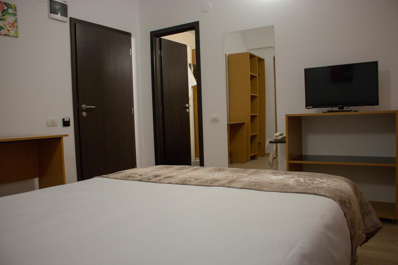 Rent Room N&S Ιάσιο Εξωτερικό φωτογραφία